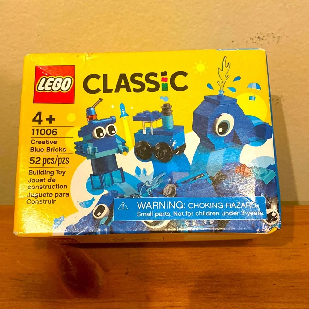 Lego Classic Creative Blue Bricks 11006 52 pieces new in box Age 4+
